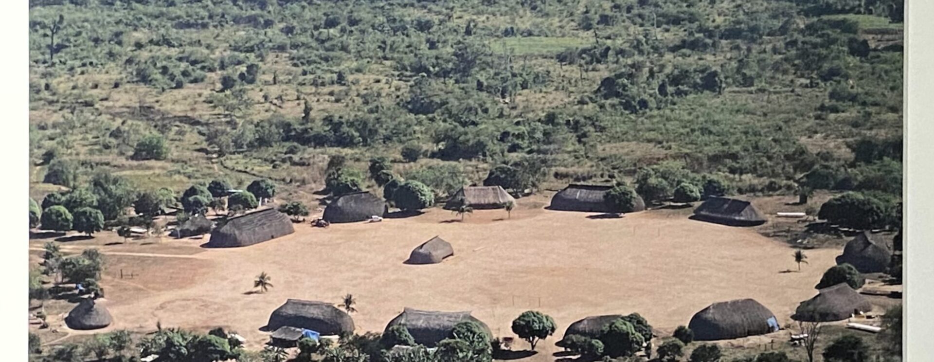 Une photo du village des Yawalapiti situé au Brésil dans la forêt amazonienne