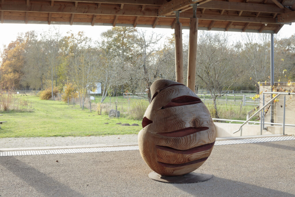 Mère Ubu sur l'esplanade du bocage - Agrandir l'image, fenêtre modale