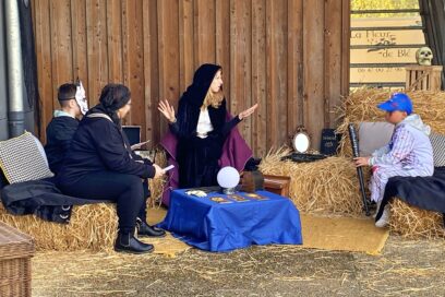 la visite déguisée commence au musée - Agrandir l'image, fenêtre modale