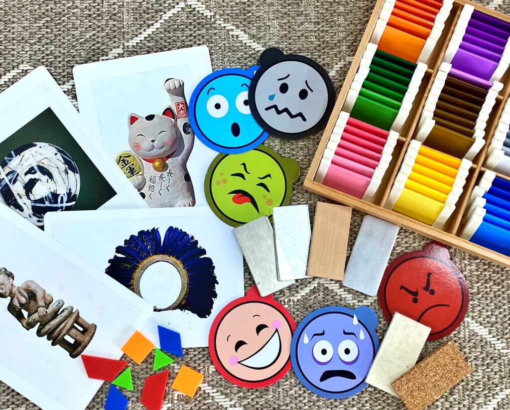 outils pédagogiques comme des images, des couleurs, des smiley émotion qui sotn utilisée dans les visites - Agrandir l'image, fenêtre modale